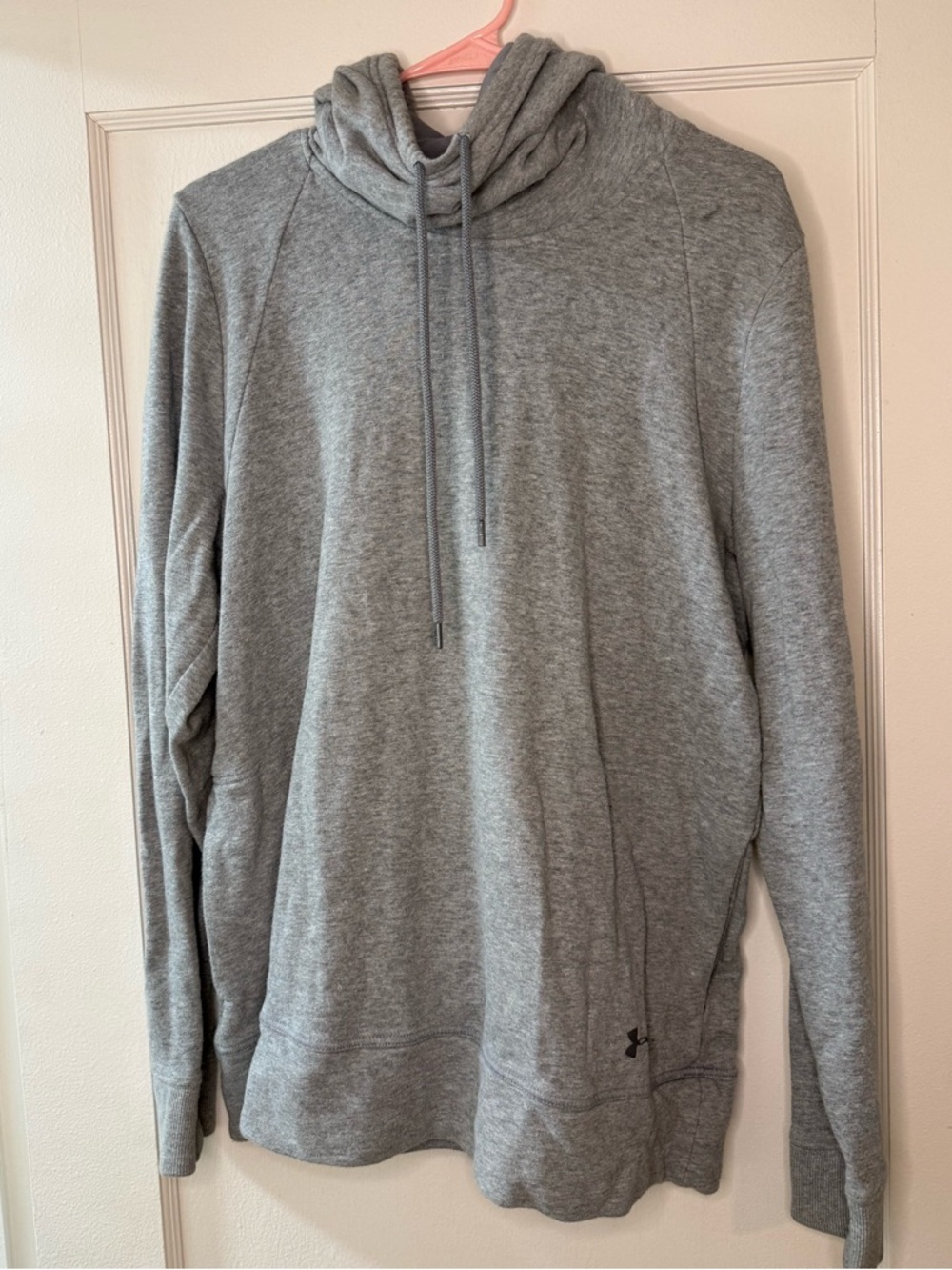 Gray under armour Sweatshirt with cutout in back